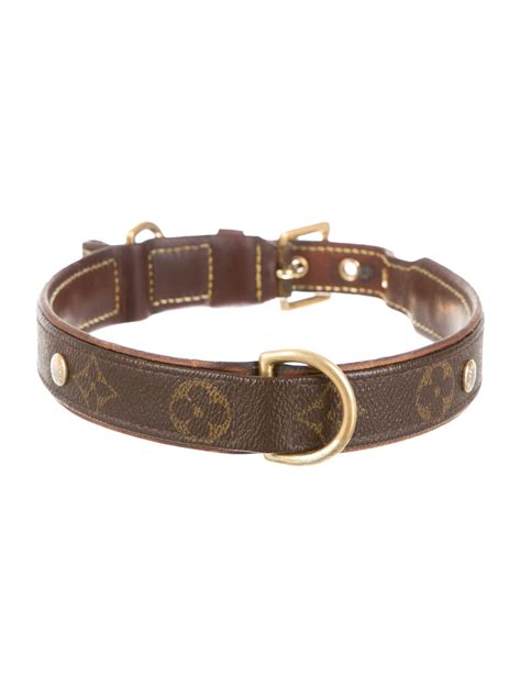 lv dog collar price.